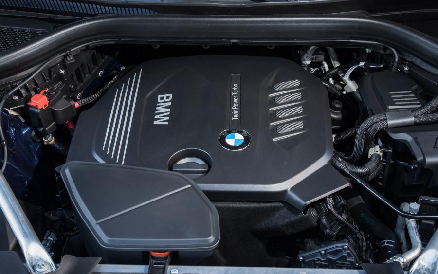 Моторный отсек BMW X3 xDrive20d xLine (G01) 2017 года  (WW) (фото 20 из 40)